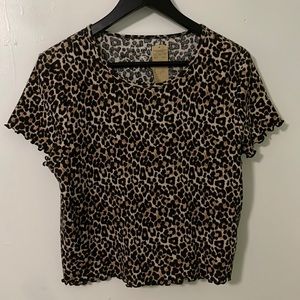 American eagle stretchy cheetah print crop top